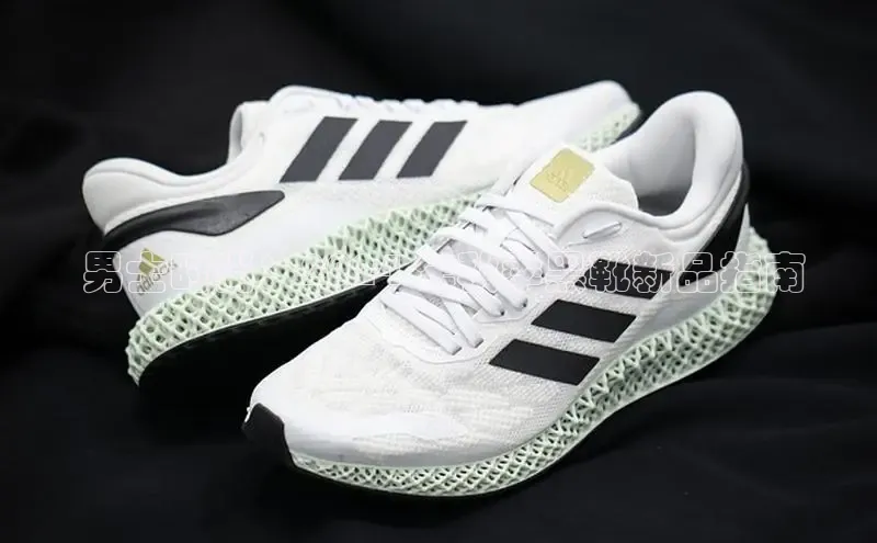 Bsport体育-官方网站阿里尔公司 男士时尚：2024 年秋季黑靴新品指南