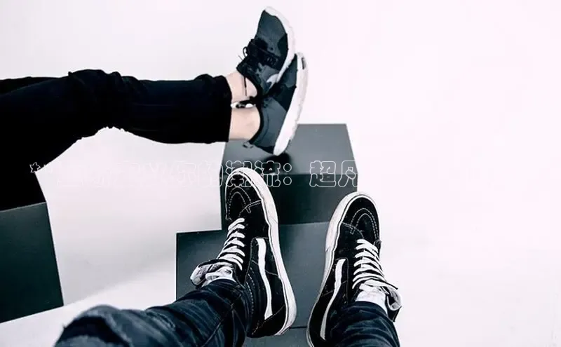 B体育官方网站入口官网百度智能云**重新定义你的潮流：超凡转扭运动鞋**